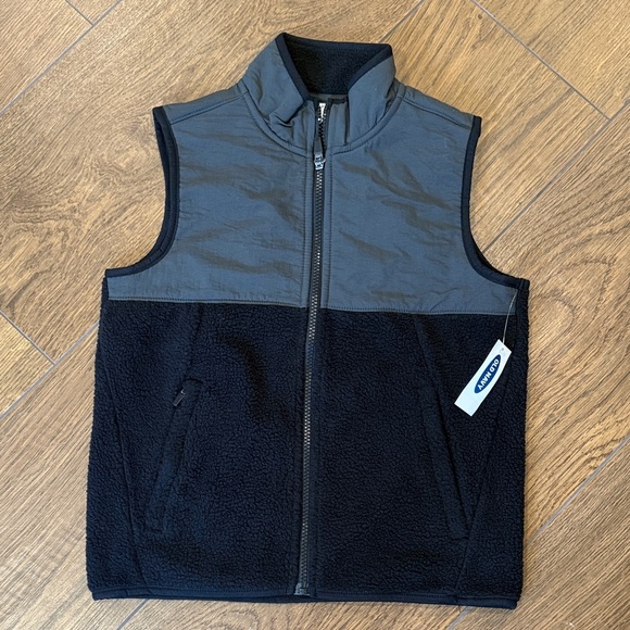 Old Navy Other - Boys Old Navy Black and Gray Kids Fleece Vest Size- Medium (8)